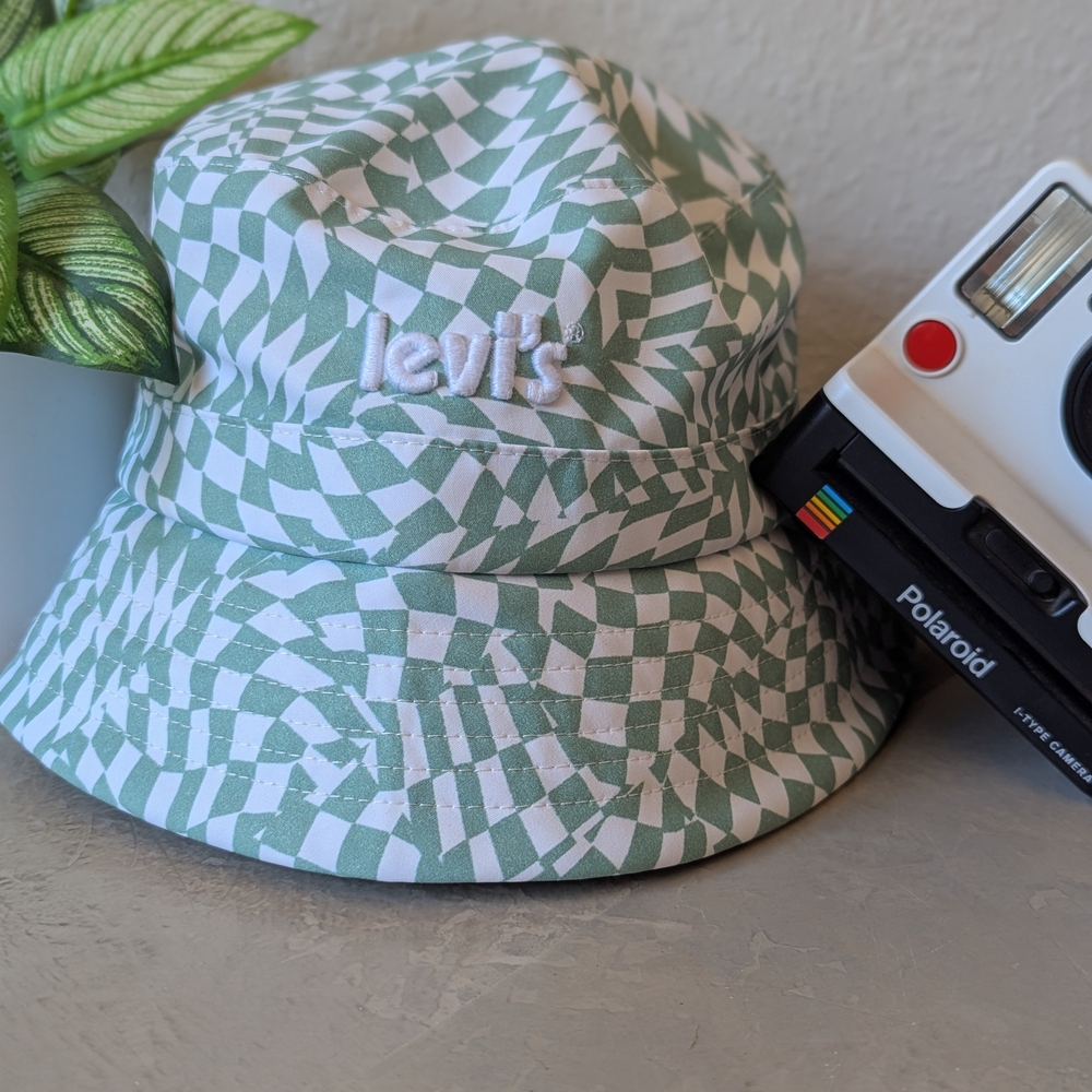 Levi's Green and White Patterned Bucket Hat